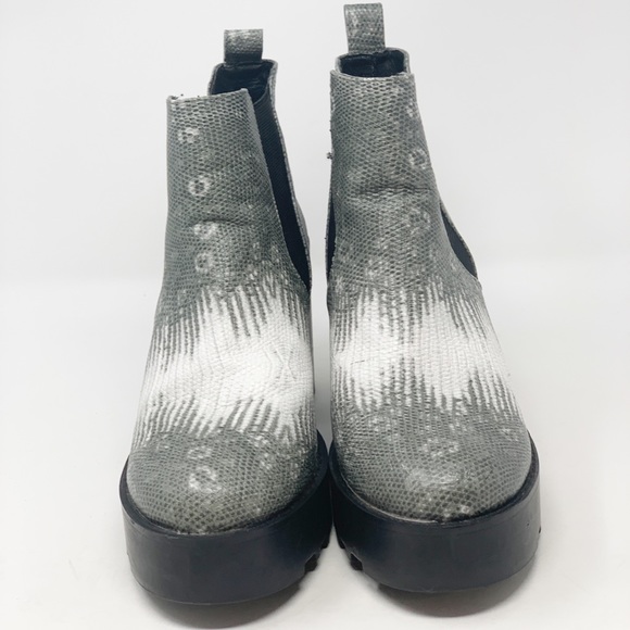 DIVIDED H&M Snakeskin Chelsea boots - Picture 3 of 5